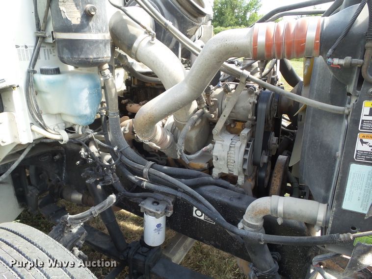 image for item GX9170 2007 Peterbilt 335  service truck