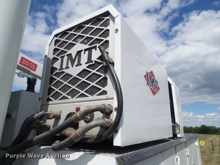 image for item GX9170 2007 Peterbilt 335  service truck