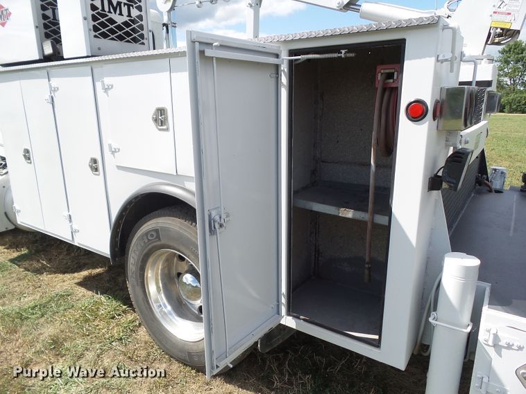 image for item GX9170 2007 Peterbilt 335  service truck