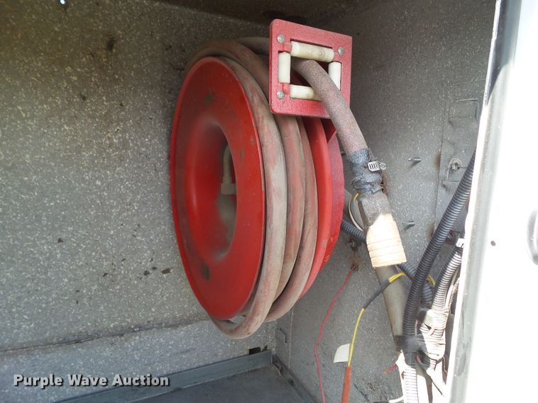 image for item GX9170 2007 Peterbilt 335  service truck