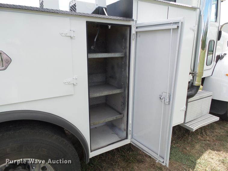 image for item GX9170 2007 Peterbilt 335  service truck