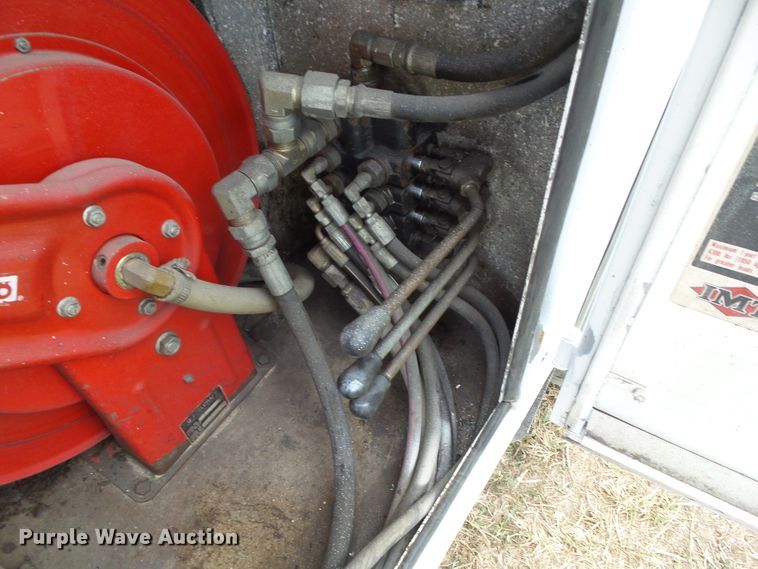 image for item GX9170 2007 Peterbilt 335  service truck