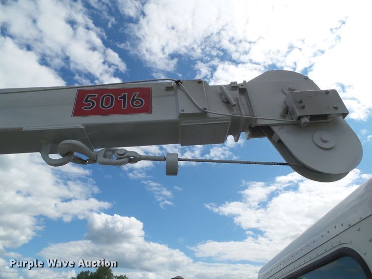 image for item GX9170 2007 Peterbilt 335  service truck