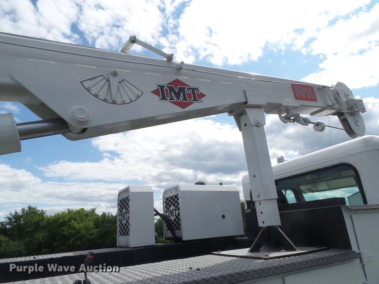 image for item GX9170 2007 Peterbilt 335  service truck