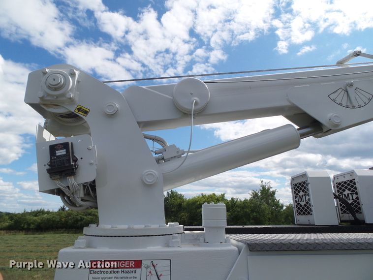 image for item GX9170 2007 Peterbilt 335  service truck