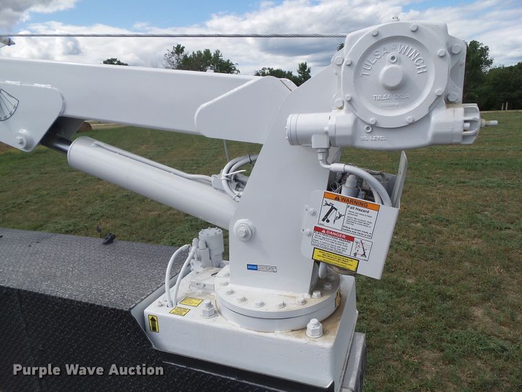 image for item GX9170 2007 Peterbilt 335  service truck