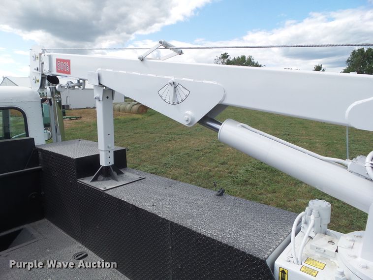 image for item GX9170 2007 Peterbilt 335  service truck