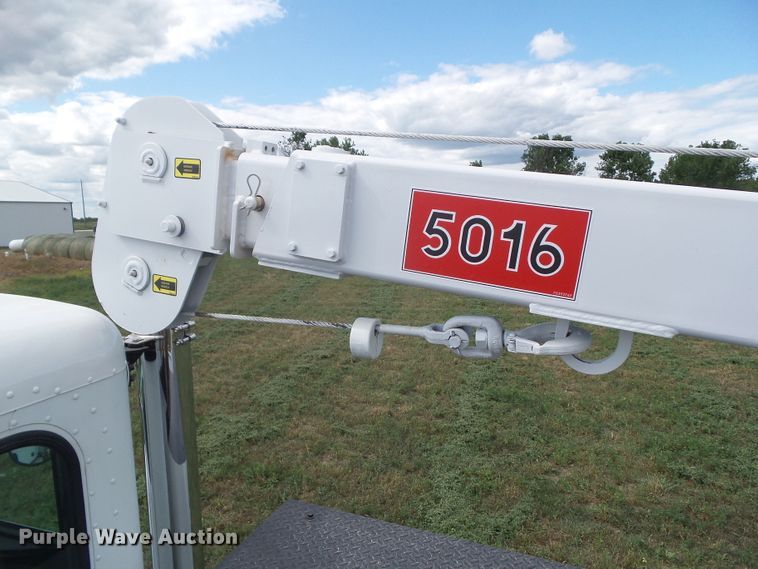 image for item GX9170 2007 Peterbilt 335  service truck