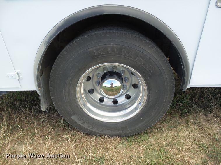 image for item GX9170 2007 Peterbilt 335  service truck