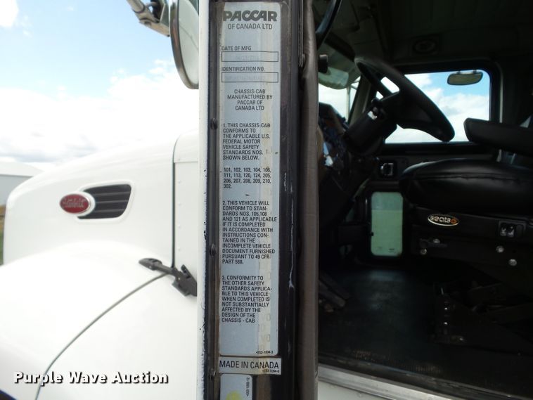 image for item GX9170 2007 Peterbilt 335  service truck