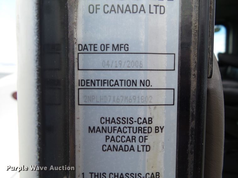 image for item GX9170 2007 Peterbilt 335  service truck