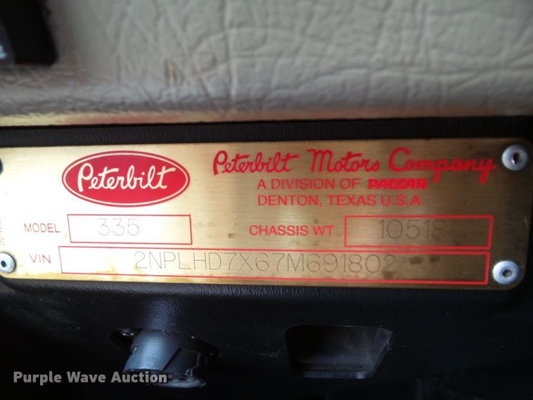 image for item GX9170 2007 Peterbilt 335  service truck