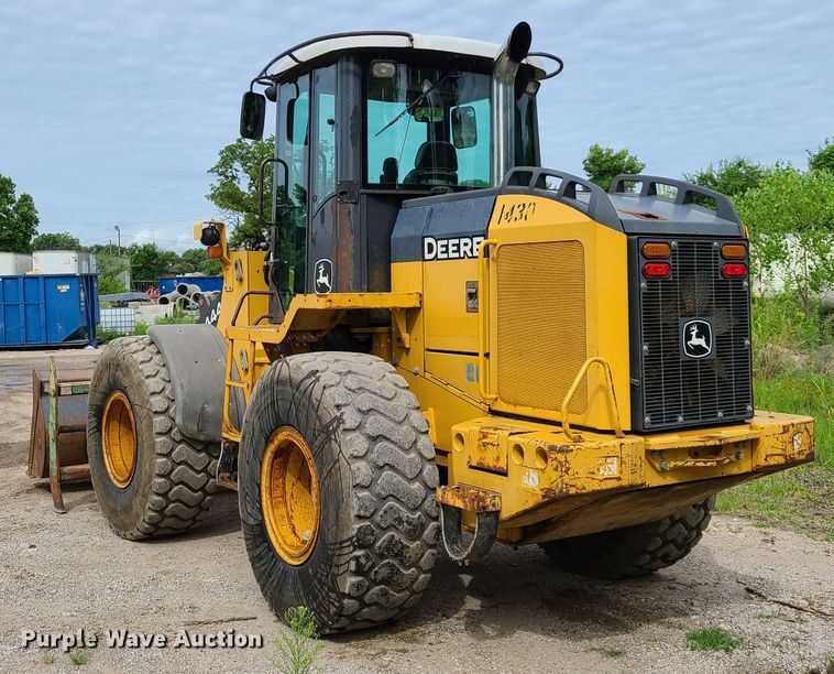 image for item GX9295 2004 John Deere 444J  wheel loader