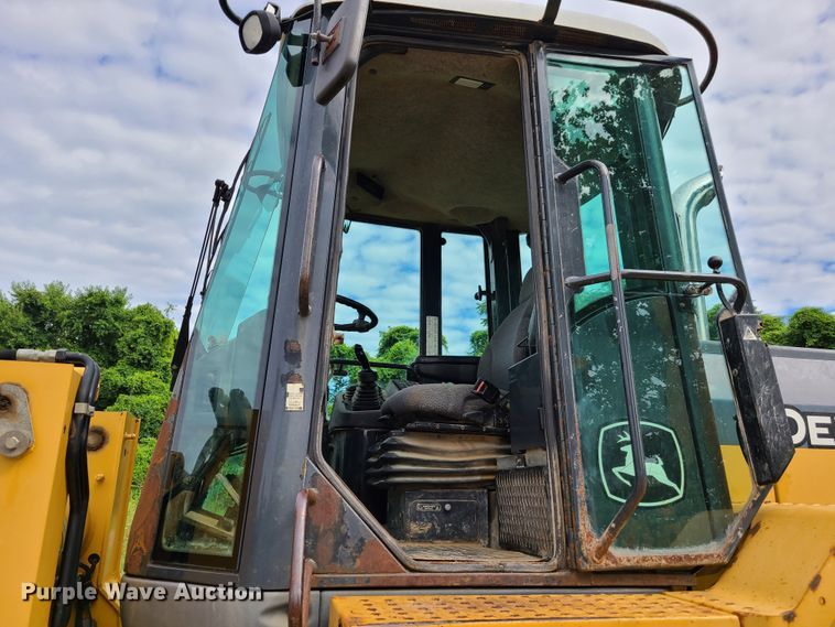 image for item GX9295 2004 John Deere 444J  wheel loader