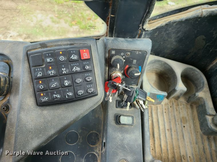 image for item GX9295 2004 John Deere 444J  wheel loader