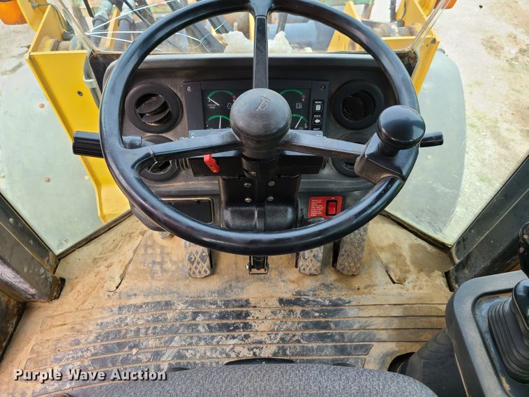 image for item GX9295 2004 John Deere 444J  wheel loader