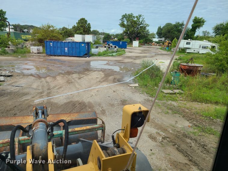 image for item GX9295 2004 John Deere 444J  wheel loader