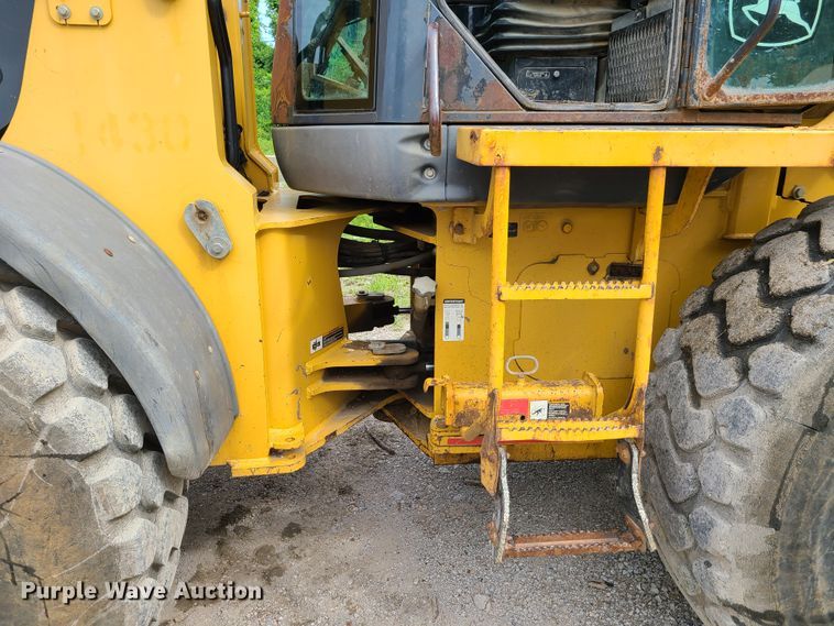 image for item GX9295 2004 John Deere 444J  wheel loader