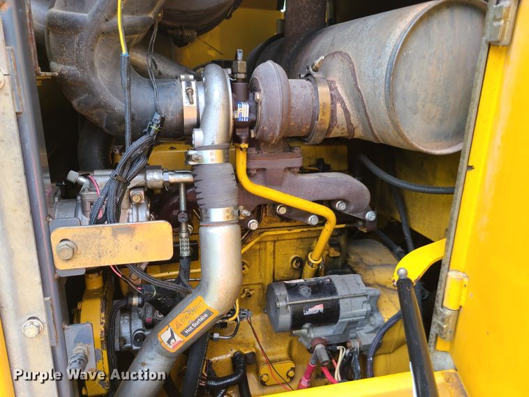 image for item GX9295 2004 John Deere 444J  wheel loader