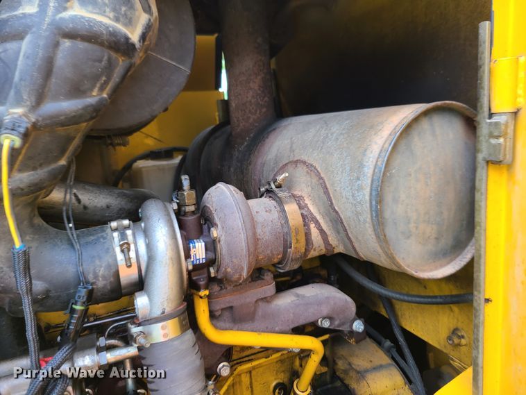 image for item GX9295 2004 John Deere 444J  wheel loader