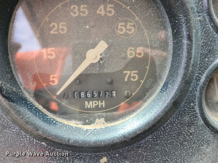 image for item GX9297 1995 Ford L8000  tank truck