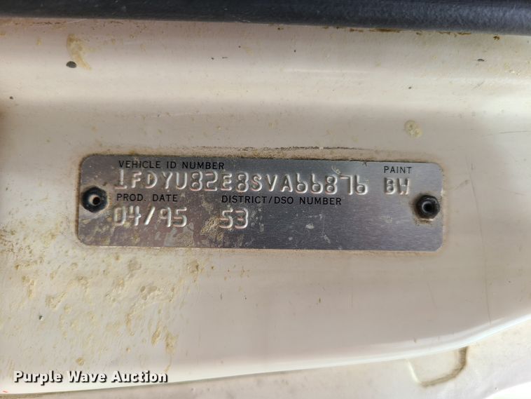 image for item GX9297 1995 Ford L8000  tank truck