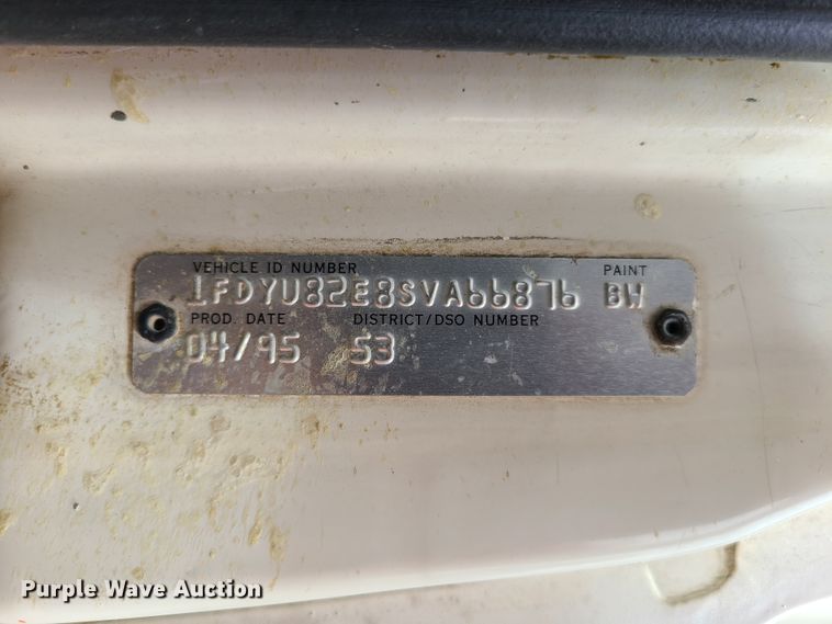 image for item GX9297 1995 Ford L8000  tank truck