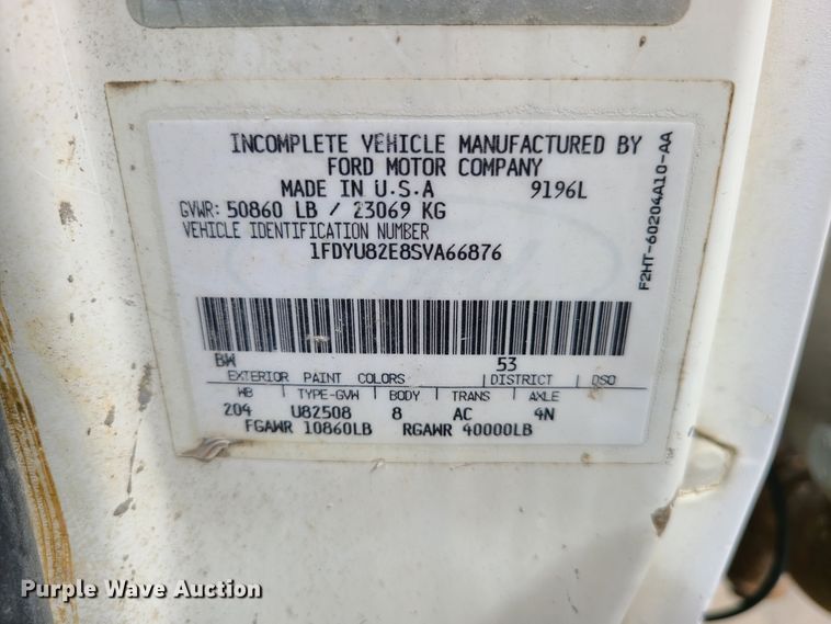 image for item GX9297 1995 Ford L8000  tank truck