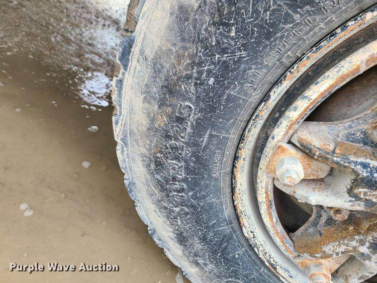 image for item GX9297 1995 Ford L8000  tank truck