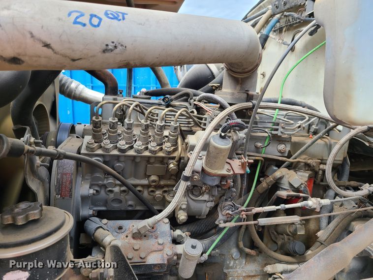 image for item GX9297 1995 Ford L8000  tank truck