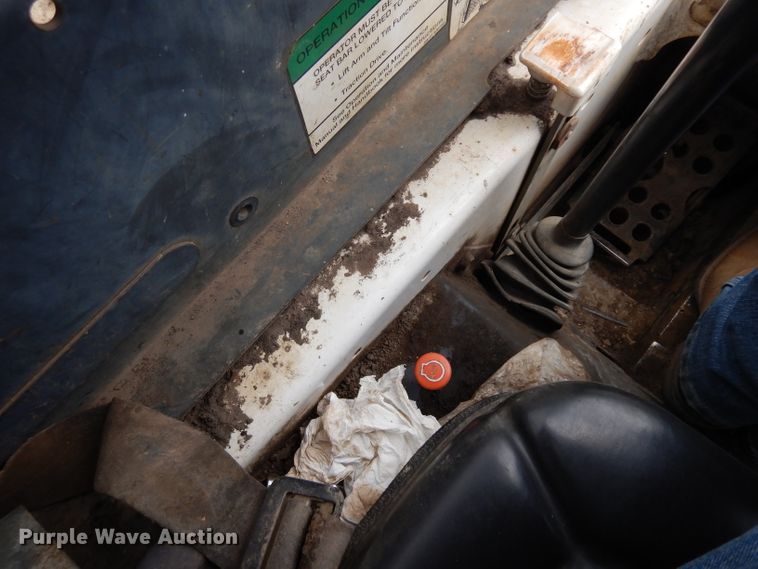 image for item HA9391 Bobcat 553  skid steer loader