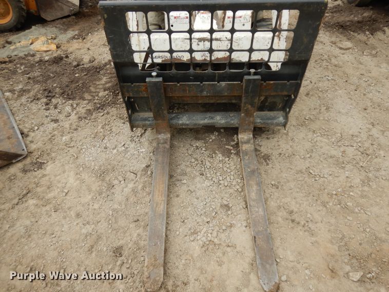 image for item HA9391 Bobcat 553  skid steer loader