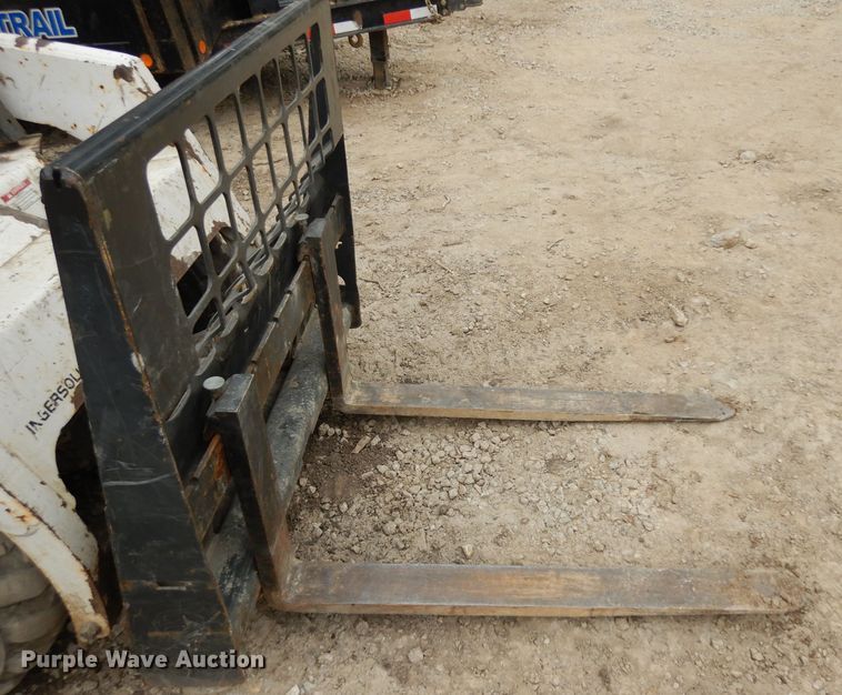 image for item HA9391 Bobcat 553  skid steer loader