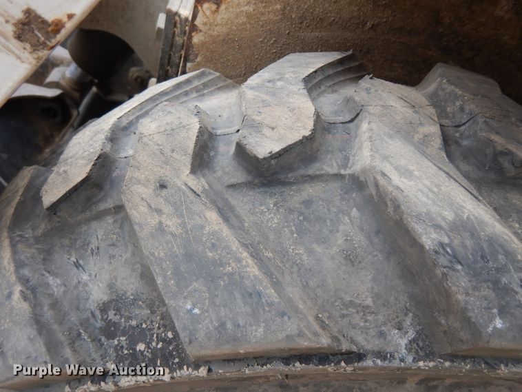 image for item HA9391 Bobcat 553  skid steer loader