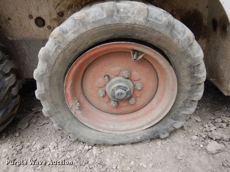 image for item HA9391 Bobcat 553  skid steer loader