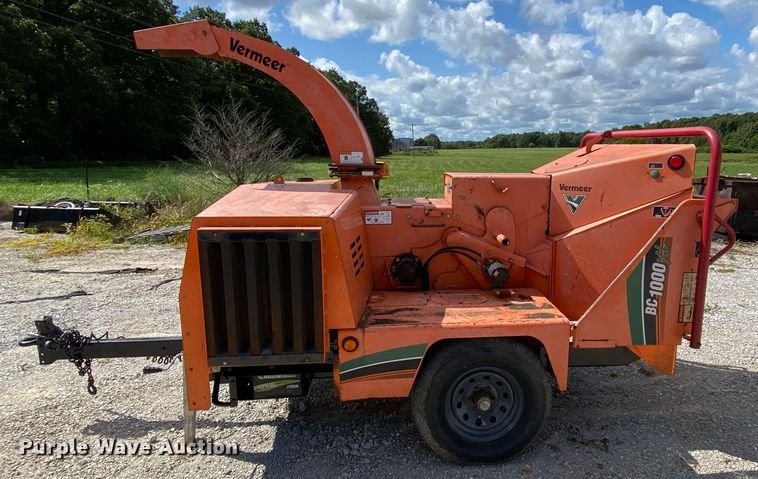 image for item HG9244 Vermeer BC1000XL wood chipper