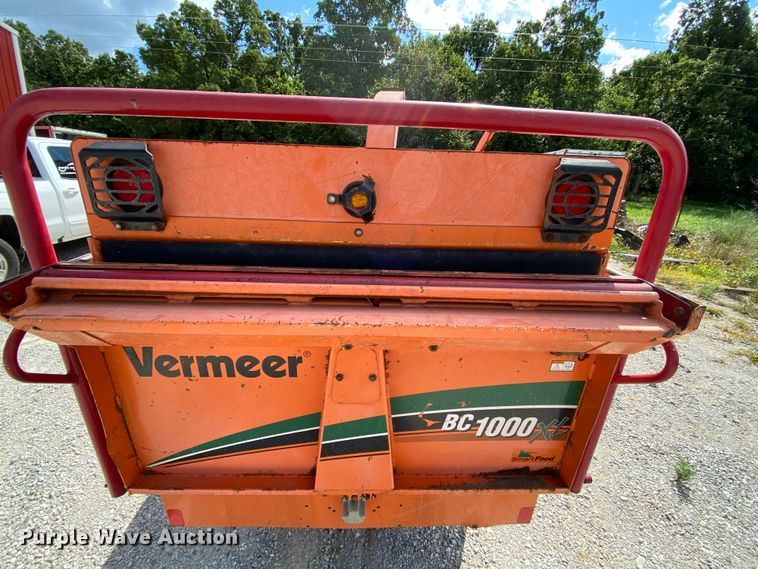 image for item HG9244 Vermeer BC1000XL wood chipper