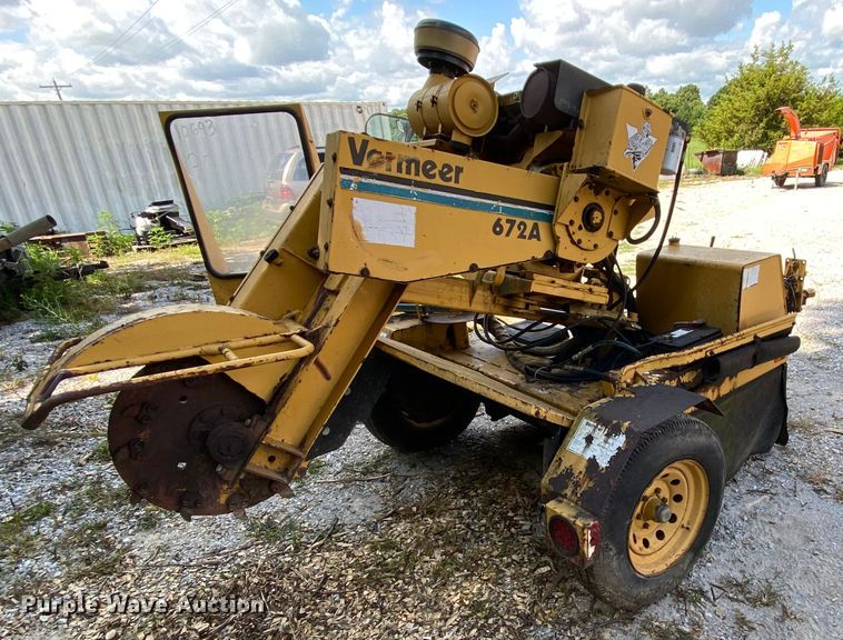 image for item HG9246 2009 Vermeer SC672A stump grinder