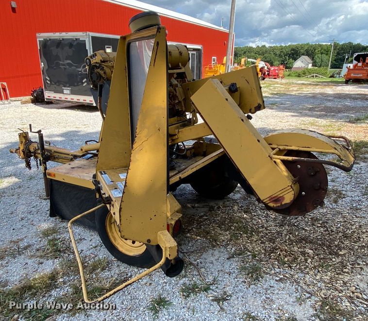 image for item HG9246 2009 Vermeer SC672A stump grinder