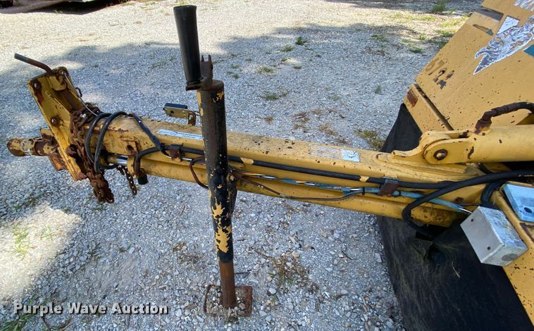 image for item HG9246 2009 Vermeer SC672A stump grinder