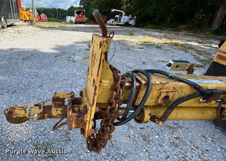 image for item HG9246 2009 Vermeer SC672A stump grinder