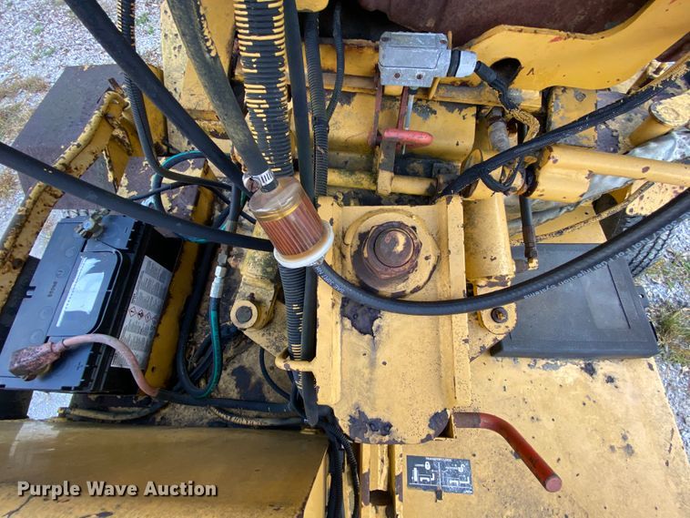 image for item HG9246 2009 Vermeer SC672A stump grinder