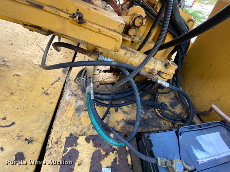 image for item HG9246 2009 Vermeer SC672A stump grinder