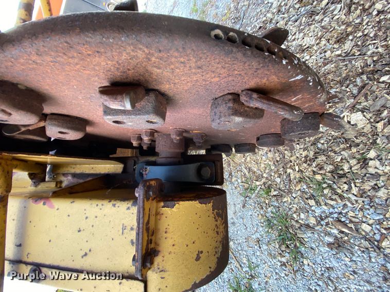 image for item HG9246 2009 Vermeer SC672A stump grinder