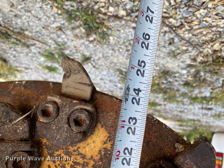 image for item HG9246 2009 Vermeer SC672A stump grinder