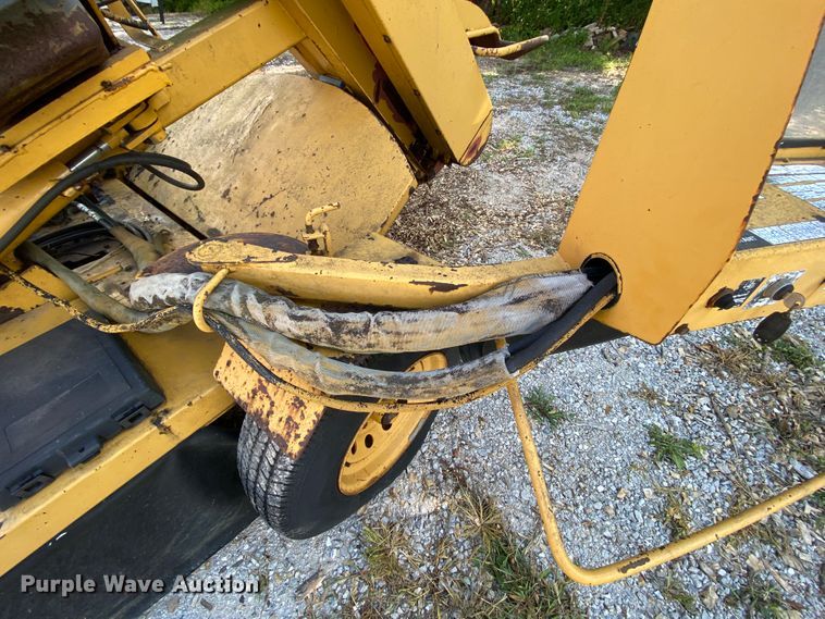 image for item HG9246 2009 Vermeer SC672A stump grinder