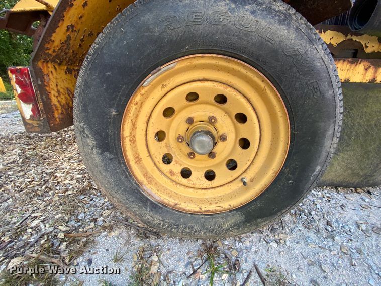 image for item HG9246 2009 Vermeer SC672A stump grinder