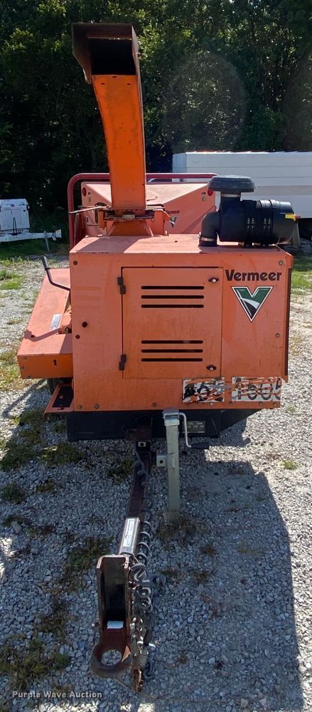 image for item HG9247 2010 Vermeer BC1000XL wood chipper