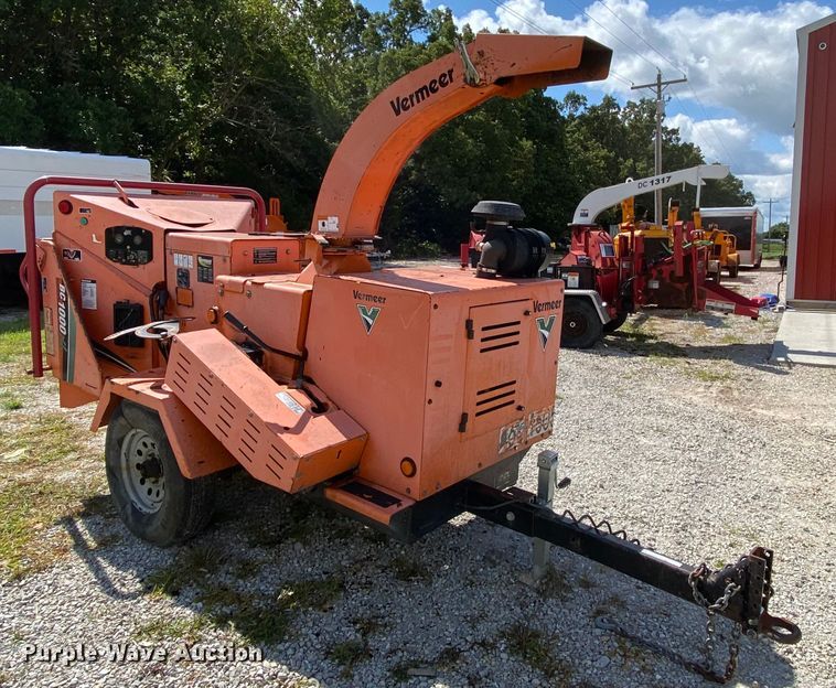 image for item HG9247 2010 Vermeer BC1000XL wood chipper