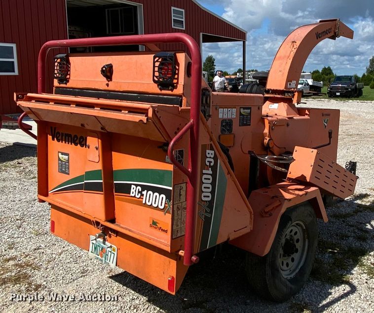 image for item HG9247 2010 Vermeer BC1000XL wood chipper